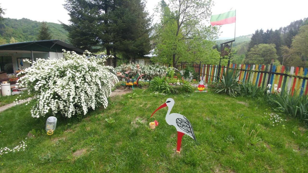 Къща За Гости Дъга Cherni Osum ภายนอก รูปภาพ